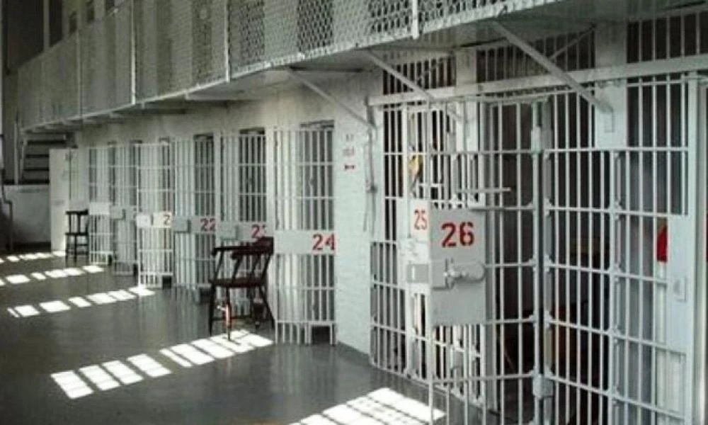 Άμφισσα: Κρατούμενος μαχαίρωσε έναν φύλακα στις φυλακές του Μαλανδρίνου